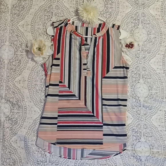 CUTE V-cut patterned blouse - Picture 2 of 14